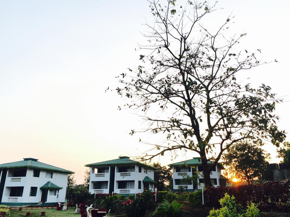 Presidency Highland Resort Koynanagar Esterno foto